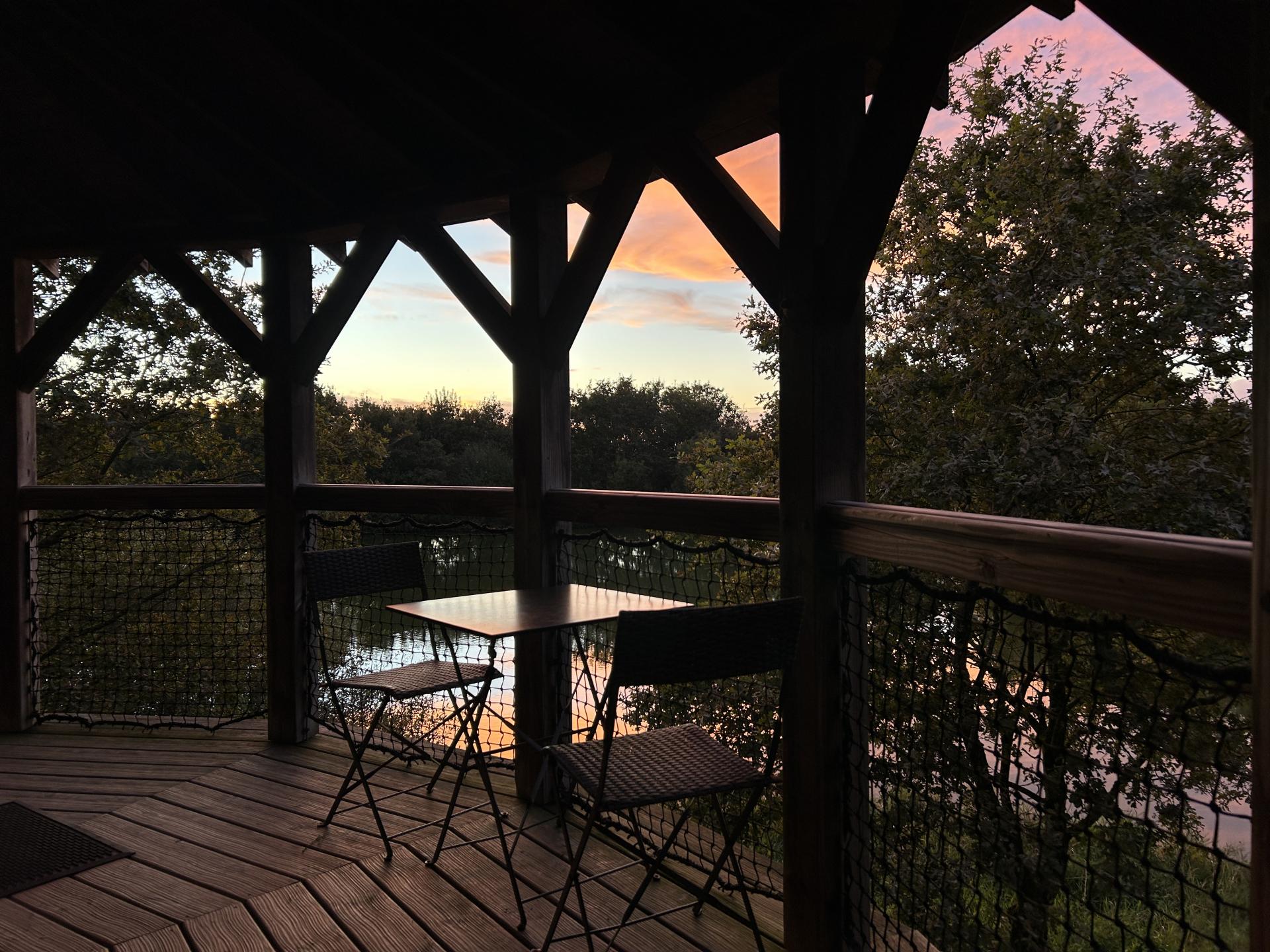 coucher de soleil dans la cabane du hibou